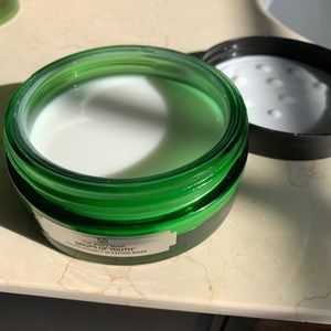 The body shop drops of youth sleep mask